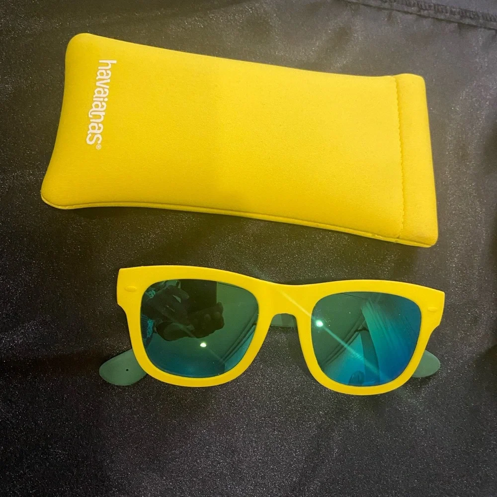 Unisex Havaianas sunglasses. Gift it or for yourself (New never worn No tags